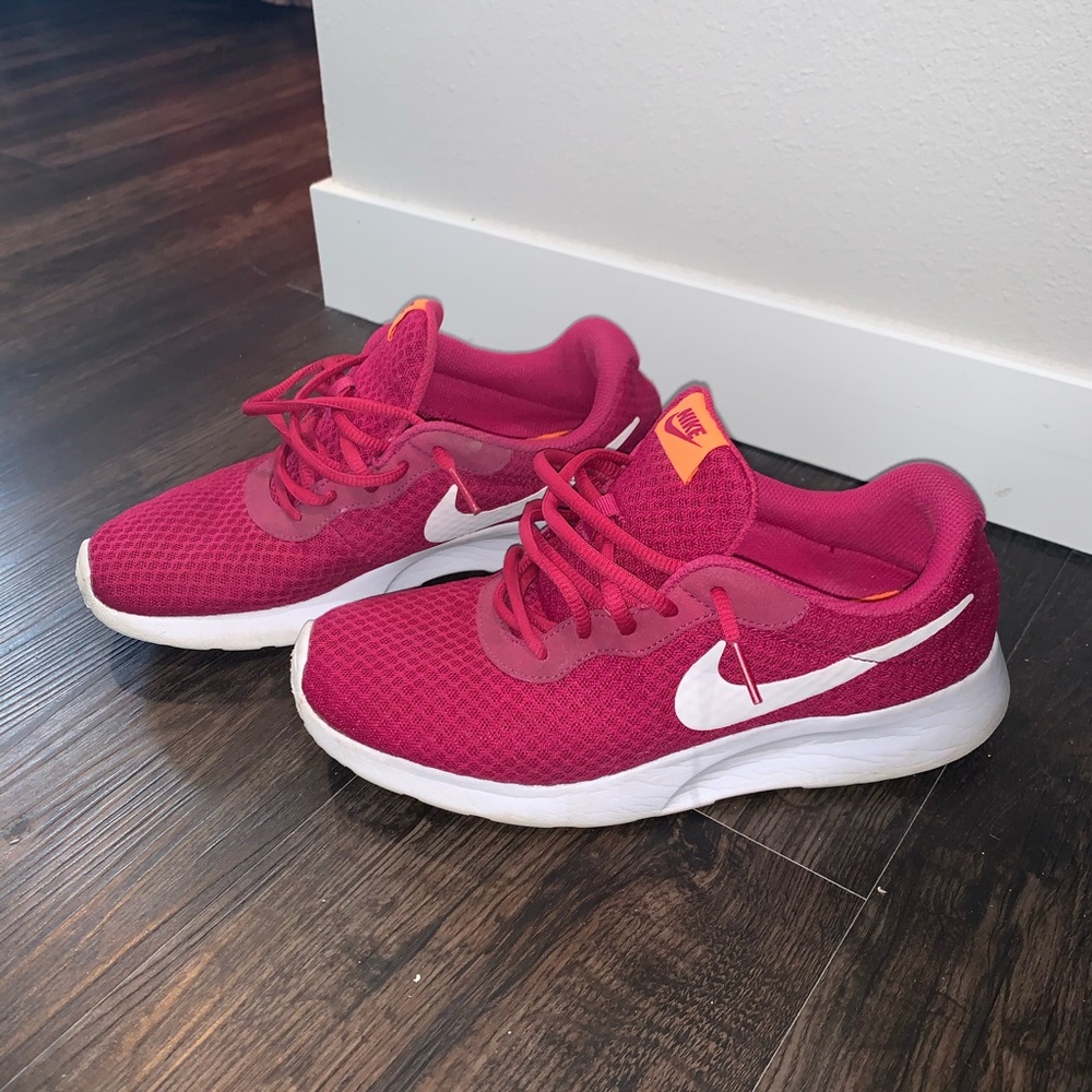 Nike Tennis Shoes